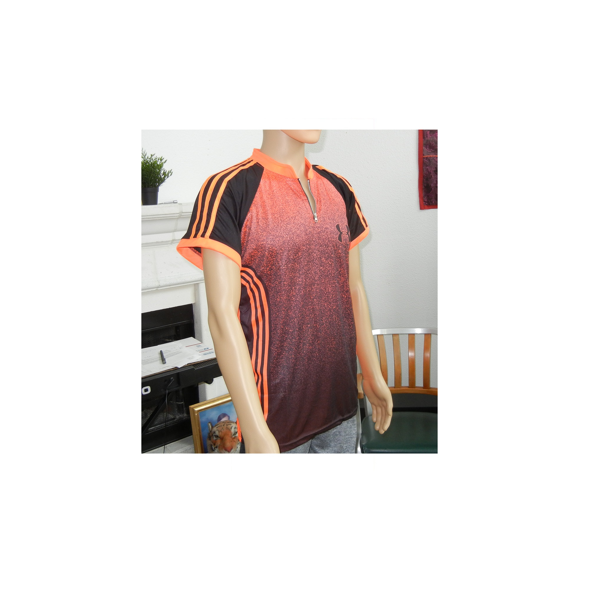Camiseta Para Hombres Cuello Henley Cuarto Cremallera Color Sublimado Degradado Naranja y Negro - Imagen 12 de 27