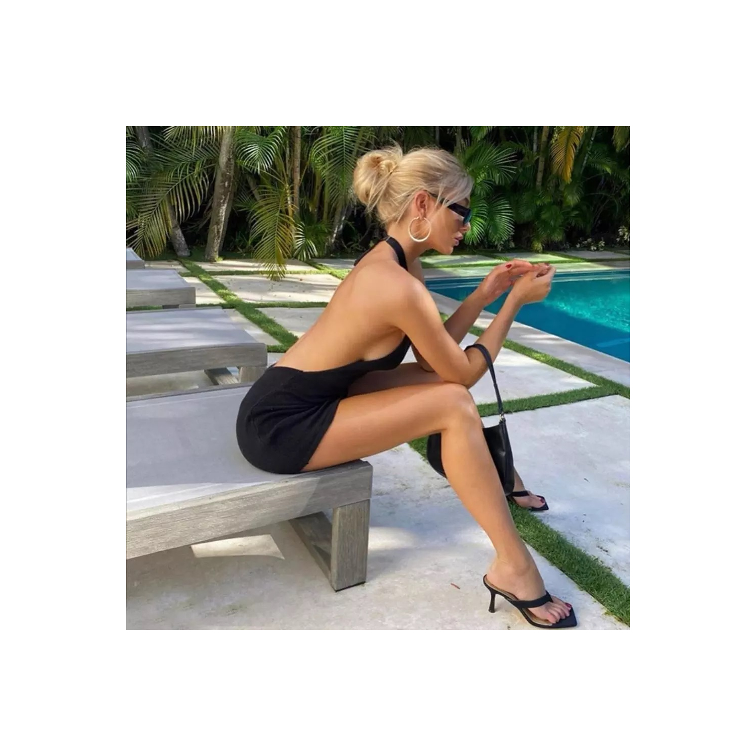 Sexy rückenfreies Neckholder Kleid seitlich Brüste figurbetont Micro Mini Party Clubwear schwarz - Bild 16 von 16